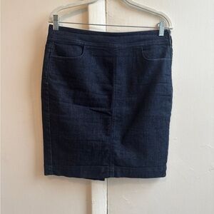 Ann Taylor loft jean skirt size 6 with zip on side